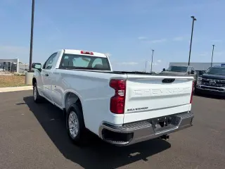 Chevrolet Silverado 1500 2025 4x2 Work Truck 2p Cabina Regular 8 pies LB
