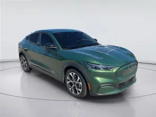 Ford Mustang Mach-E 2025 Select SUV 4p.