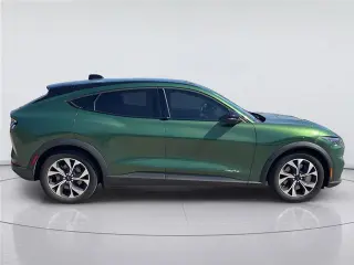 Ford Mustang Mach-E 2025 Select SUV 4p.
