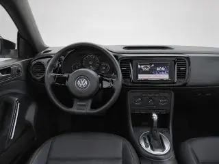 Volkswagen Escarabajo 2015 1.8T Clásico PZEV 2p Coupé 6V