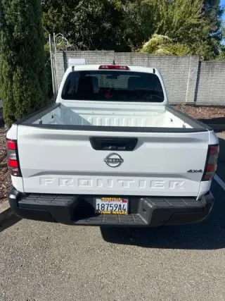 Nissan Frontier 2024 4x4 S 4p. Cabina de Tripulação 5 ft. SB