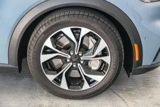 Ford Mustang Mach-E 2024 Select 4dr SUV