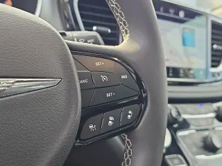 Chrysler Pacifica 2023 AWD Limited 4dr Mini-Van