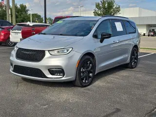Chrysler Pacifica 2023 AWD Limited 4dr Mini-Van