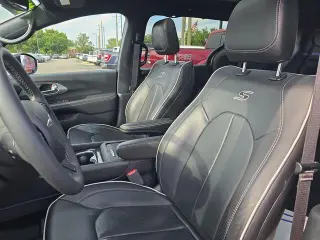 Chrysler Pacifica 2023 AWD Limited 4dr Mini-Van