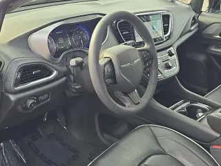 Chrysler Pacifica 2023 AWD Limited 4dr Mini-Van