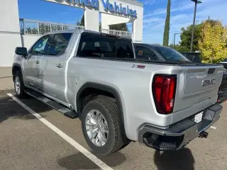 GMC Sierra 1500 2019 4x4 SLT 4p Puerta Tripulante Cabina Estándar 5.8 ft. CB