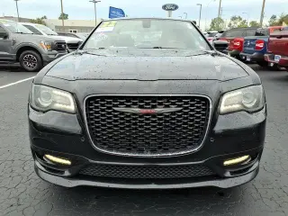 Chrysler 300 2022 S V8 4p Sedan