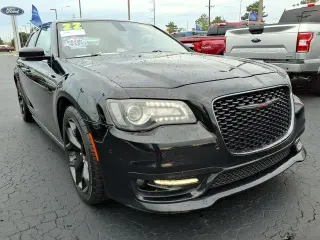 Chrysler 300 2022 S V8 4p Sedan