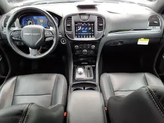 Chrysler 300 2022 S V8 4p Sedan
