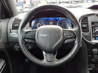 Chrysler 300 2022 S V8 4p Sedan