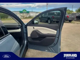 Ford Mustang Mach-E 2023 Premium 4dr SUV