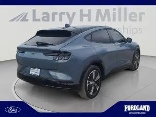 Ford Mustang Mach-E 2023 Premium 4dr SUV