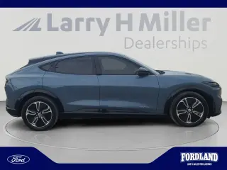 Ford Mustang Mach-E 2023 Premium 4dr SUV