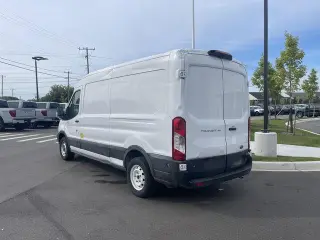 Ford Transit 2019 150 3dr LWB Tech Medium Roof Cargo Van con Puerta Corrediza del Pasajero Lateral