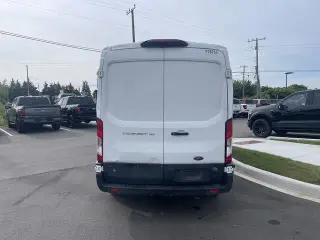 Ford Transit 2019 150 3dr LWB Tech Medium Roof Cargo Van con Puerta Corrediza del Pasajero Lateral