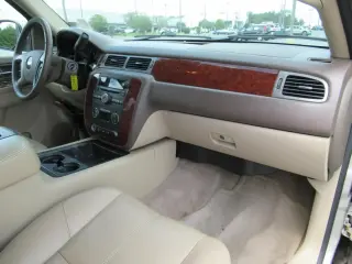 Chevrolet Suburban 2011 4x2 LT 4p SUV