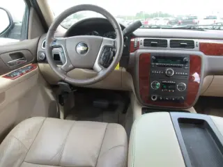 Chevrolet Suburban 2011 4x2 LT 4p SUV