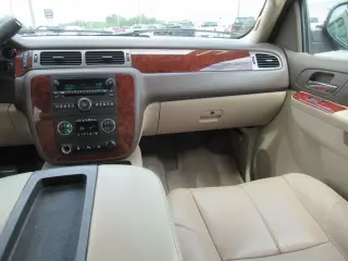 Chevrolet Suburban 2011 4x2 LT 4p SUV