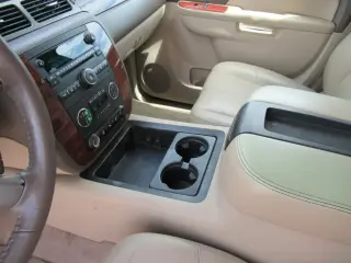 Chevrolet Suburban 2011 4x2 LT 4p SUV