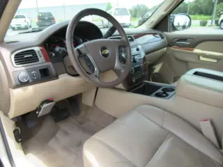 Chevrolet Suburban 2011 4x2 LT 4p SUV