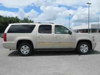 Chevrolet Suburban 2011 4x2 LT 4p SUV