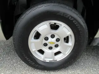 Chevrolet Suburban 2011 4x2 LT 4p SUV