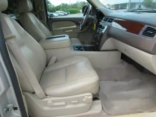 Chevrolet Suburban 2011 4x2 LT 4p SUV