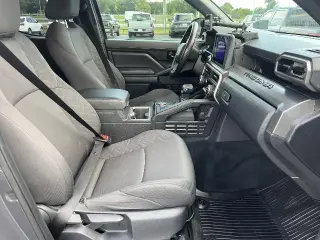 Toyota Tacoma 2024 4x2 SR5 4p Doble Cabina 5.0 ft SB