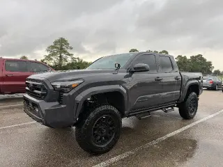 Toyota Tacoma 2024 4x2 SR5 4p Doble Cabina 5.0 ft SB