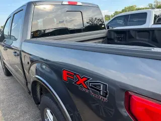 Ford F-150 2018 4x4 Lariat 4p SuperCab 5.5 ft. SB