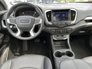 Terreno GMC 2024 Tracción Total SLT 4p SUV