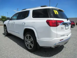 GMC Acadia 2019 Denali 4p SUV