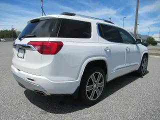 GMC Acadia 2019 Denali 4p SUV