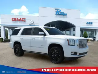 GMC Yukon 2015 4x2 Denali 4puerta SUV