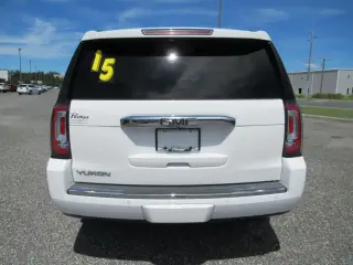 GMC Yukon 2015 4x2 Denali 4puerta SUV