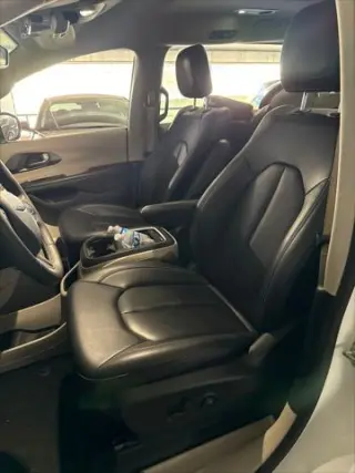 Chrysler Pacifica Híbrido Enchufable 2024 Select 4 puertas Minivan