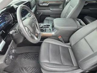 Chevrolet Silverado 1500 2023 4x4 RST cabina crew 4 puertas 5.8 ft. SB