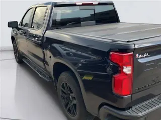 Chevrolet Silverado 1500 2023 4x4 RST cabina crew 4 puertas 5.8 ft. SB