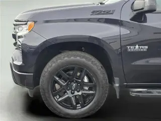 Chevrolet Silverado 1500 2023 4x4 RST cabina crew 4 puertas 5.8 ft. SB