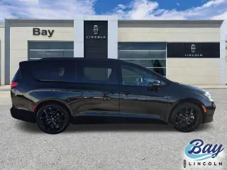 Chrysler Pacifica 2025 Limited 4p Minivan