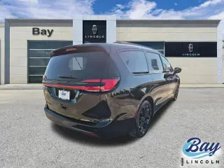 Chrysler Pacifica 2025 Limited 4p Minivan