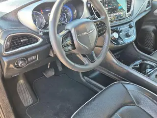Chrysler Pacifica 2025 Limited 4p Minivan