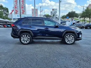 Toyota RAV4 2020 XLE Premium 4dr SUV