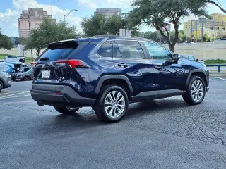 Toyota RAV4 2020 XLE Premium 4dr SUV