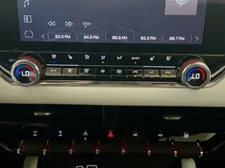 GMC Canyon 2024 4x4 AT4X 4p Cab de Tripulación 5 ft. CB
