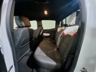 GMC Canyon 2024 4x4 AT4X 4p Cab de Tripulación 5 ft. CB