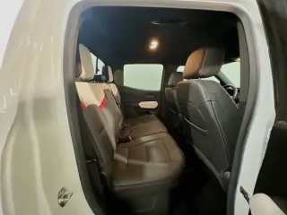 GMC Canyon 2024 4x4 AT4X 4p Cab de Tripulación 5 ft. CB