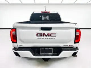 GMC Canyon 2024 4x4 AT4X 4p Cab de Tripulación 5 ft. CB
