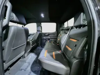 GMC Sierra 1500 Limited 2022 4x4 AT4 4p Cabina de Tripulacion 5.8 ft. CB